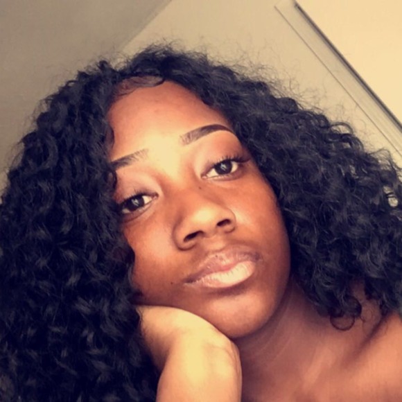 Meet your Posher, Kayla - Picture 1 of 1